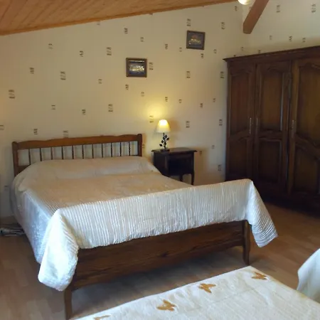 La Croix De Bois Bed & Breakfast Jayat