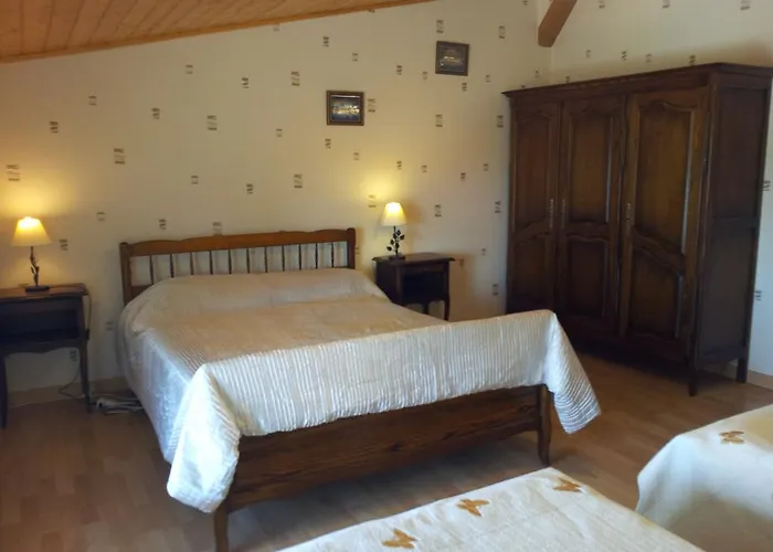 La Croix De Bois Bed & Breakfast Jayat
